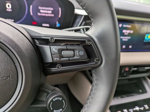 Used 2025 Porsche Macan Electric image 29