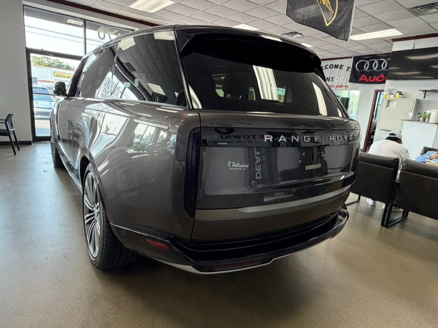 Used 2024 Land Rover Range Rover Long Wheelbase SE AWD/4WD image 13