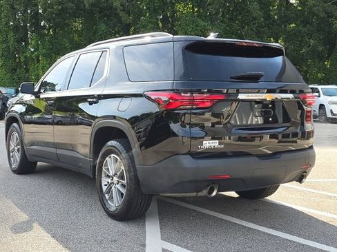 Used 2023 Chevrolet Traverse LT FWD image 3