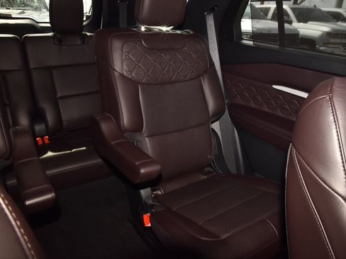 Certified 2025 Ford Explorer Platinum w/ Ultimate Package image 23