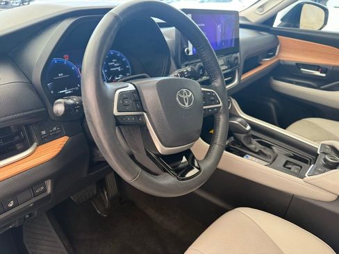 Used 2024 Toyota Grand Highlander Platinum image 31