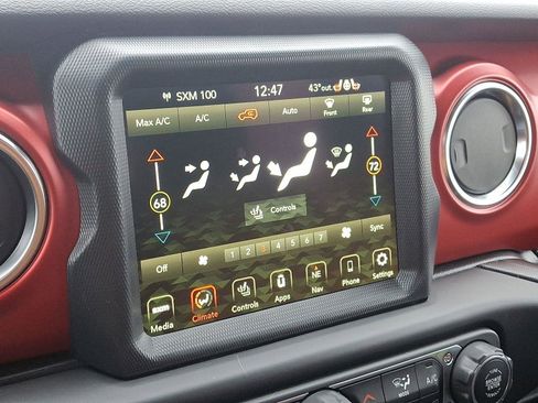 Used 2023 Jeep Wrangler Rubicon w/ Cold Weather Group image 16