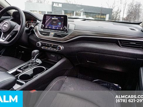 Used 2024 Nissan Altima 2.5 SV image 24