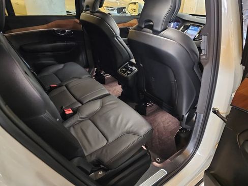 Certified 2023 Volvo XC90 B6 Plus w/ Protection Package AWD/4WD image 8