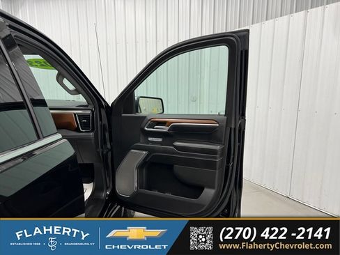 Used 2023 GMC Sierra 1500 Denali w/ Technology Package AWD/4WD image 14