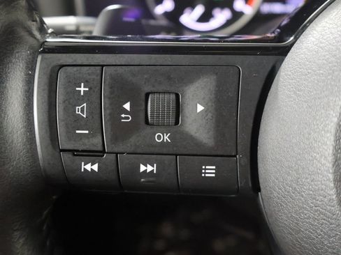 Used 2023 Nissan Rogue SL FWD image 40