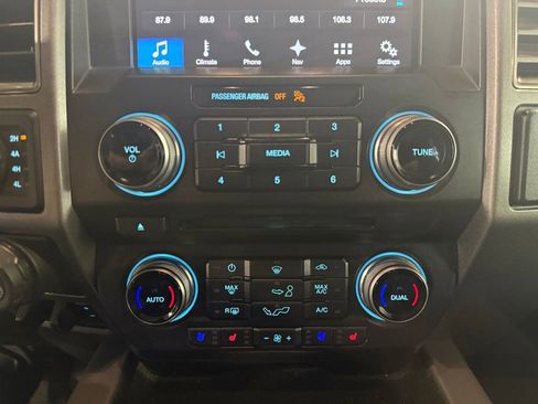 Used 2018 Ford F150 Raptor w/ Equipment Group 802A Luxury AWD/4WD image 34