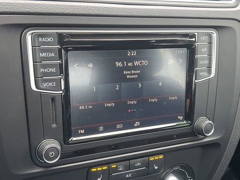 Used 2018 Volkswagen Jetta SE image 17