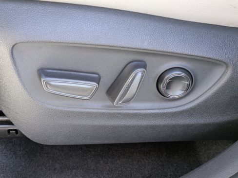 Used 2025 Toyota Grand Highlander FWD image 19