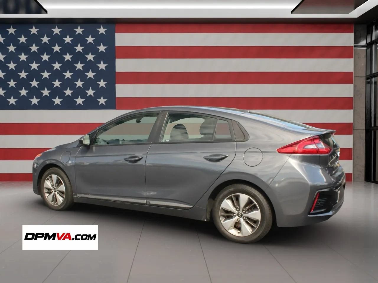 Used 2018 Hyundai Ioniq Plug-In Hybrid FWD image 5
