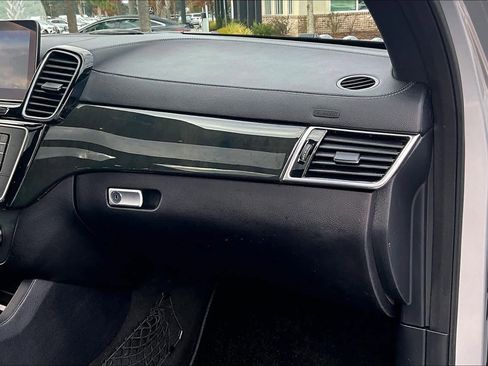 Used 2019 Mercedes-Benz GLS 550 4MATIC image 18