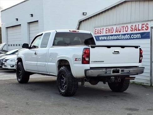 Used 2006 Chevrolet Silverado 1500 LT w/ Onstar Plus Package image 3