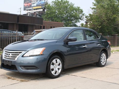 Used 2015 Nissan Sentra SV w/ Cold Weather Package FWD image 2