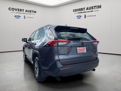 Used 2025 Toyota RAV4 XLE w/ Convenience Package image 3