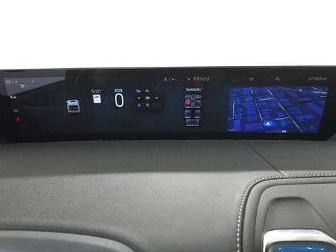 Certified 2025 Ford Expedition Platinum image 16