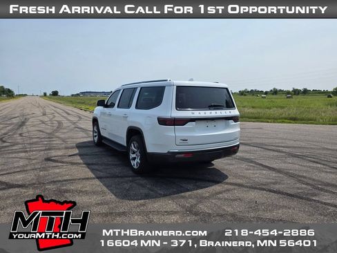 Used 2022 Jeep Wagoneer Series II AWD/4WD image 6