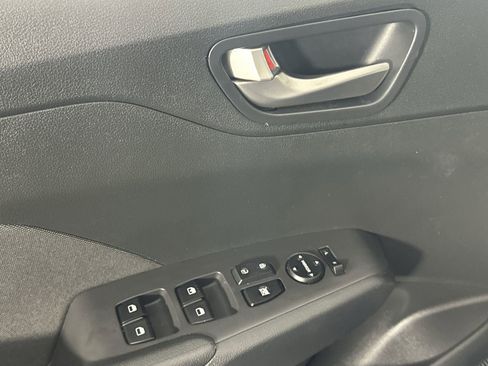 Used 2020 Hyundai Accent SE image 13