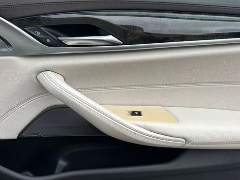 Used 2018 BMW 530e 530e iPerformance image 20