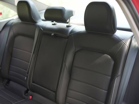 Certified 2024 Volkswagen Jetta SE w/ Panoramic Sunroof Package image 24