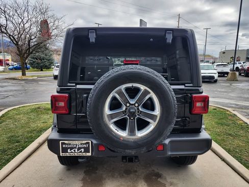 Used 2022 Jeep Wrangler Unlimited Sahara w/ LED Lighting Group image 6