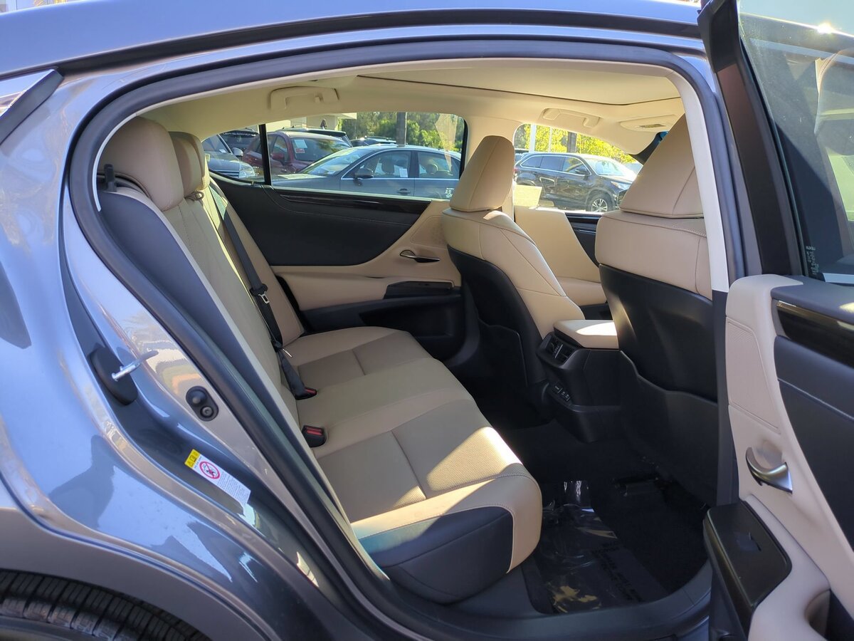 Used 2019 Lexus ES 350 w/ Premium Package FWD image 28