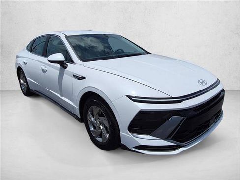 Certified 2026 Hyundai Sonata SE FWD image 3