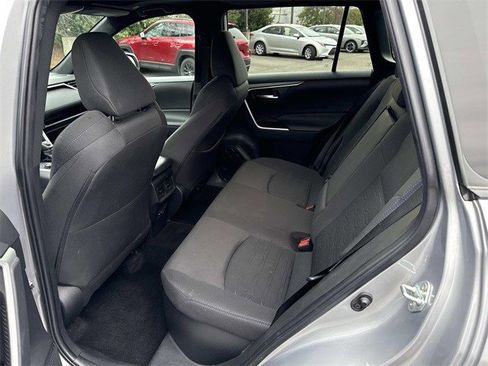 Used 2023 Toyota RAV4 SE image 17