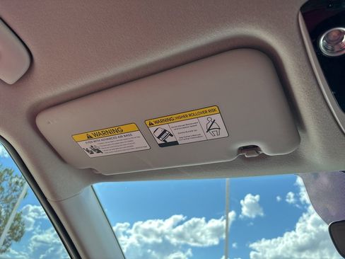 Used 2025 Kia Seltos SX image 39