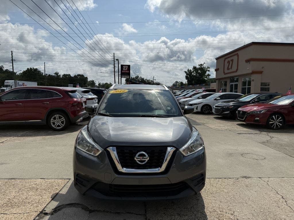 Used 2019 Nissan Kicks S FWD image 2