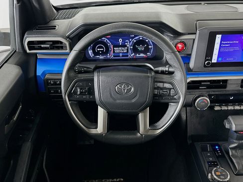 Used 2025 Toyota Tacoma TRD Off-Road AWD/4WD image 18