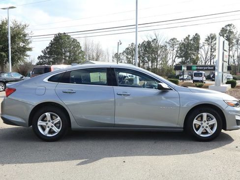 Used 2024 Chevrolet Malibu LT image 4