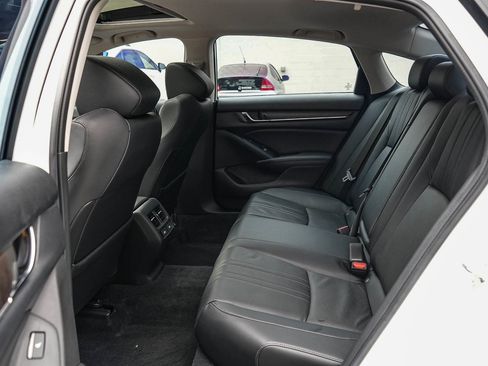 Used 2022 Honda Accord Touring image 18