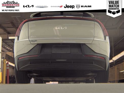 Used 2024 Kia EV6 Light AWD/4WD image 8