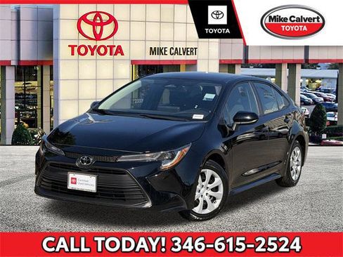 Certified 2025 Toyota Corolla LE image 1