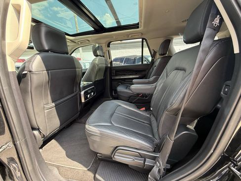 Used 2018 Ford Expedition Platinum AWD/4WD image 24