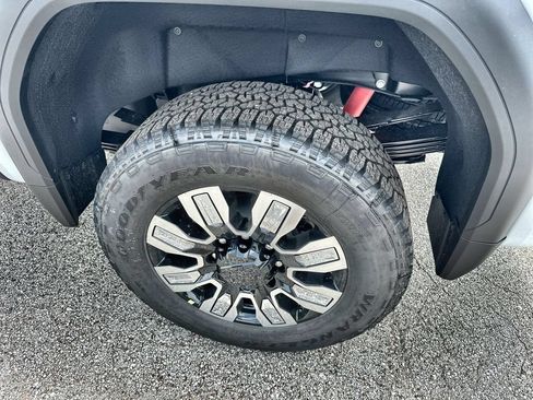 New 2026 GMC Sierra 2500 Denali w/ Denali Reserve Package AWD/4WD image 12