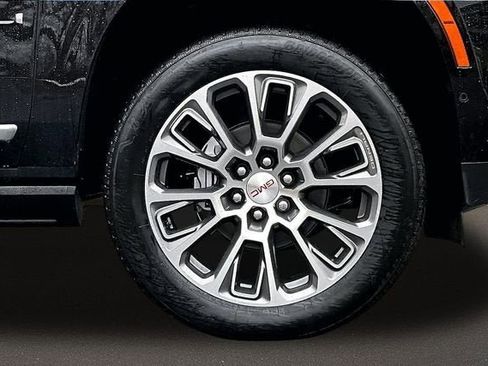 New 2026 GMC Yukon XL Denali w/ Denali Reserve Package image 14