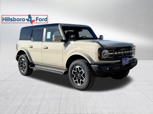 New 2025 Ford Bronco Outer Banks AWD/4WD image 4