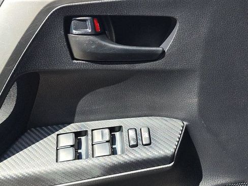 Used 2013 Toyota RAV4 XLE FWD image 22