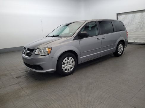 Used 2016 Dodge Grand Caravan SE w/ Quick Order Package 29E SE FWD image 2