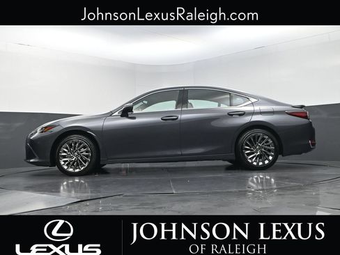 Certified 2025 Lexus ES 300h Ultra Luxury FWD image 22