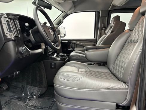 Used 2025 GMC Savana 2500 w/ Driver Convenience Package RWD image 19