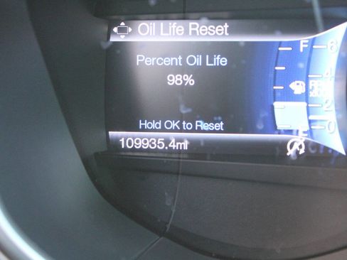 Used 2017 Ford Fusion SE w/ Fusion SE Technology Package image 38