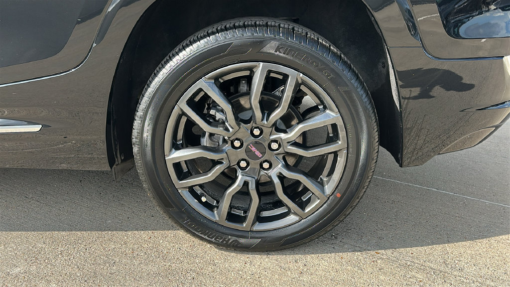 Used 2024 GMC Terrain Denali w/ Black Diamond Edition AWD/4WD image 19