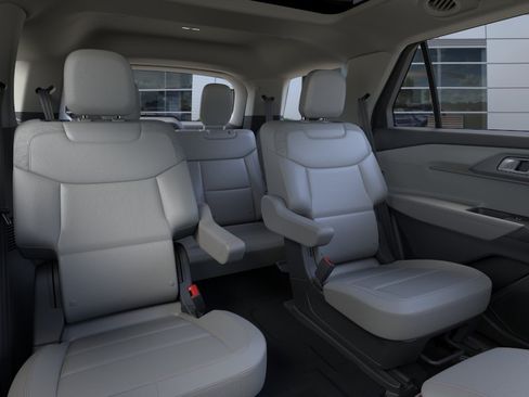 New 2026 Ford Explorer Active w/ Active Comfort Package AWD/4WD image 11
