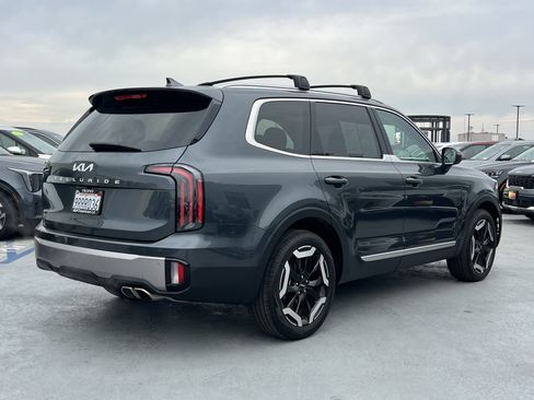 Certified 2024 Kia Telluride EX image 6