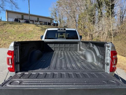 Used 2022 RAM 3500 Big Horn w/ Level C Equiment Group image 8