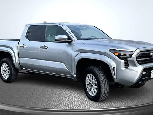 Used 2024 Toyota Tacoma SR5 image 3