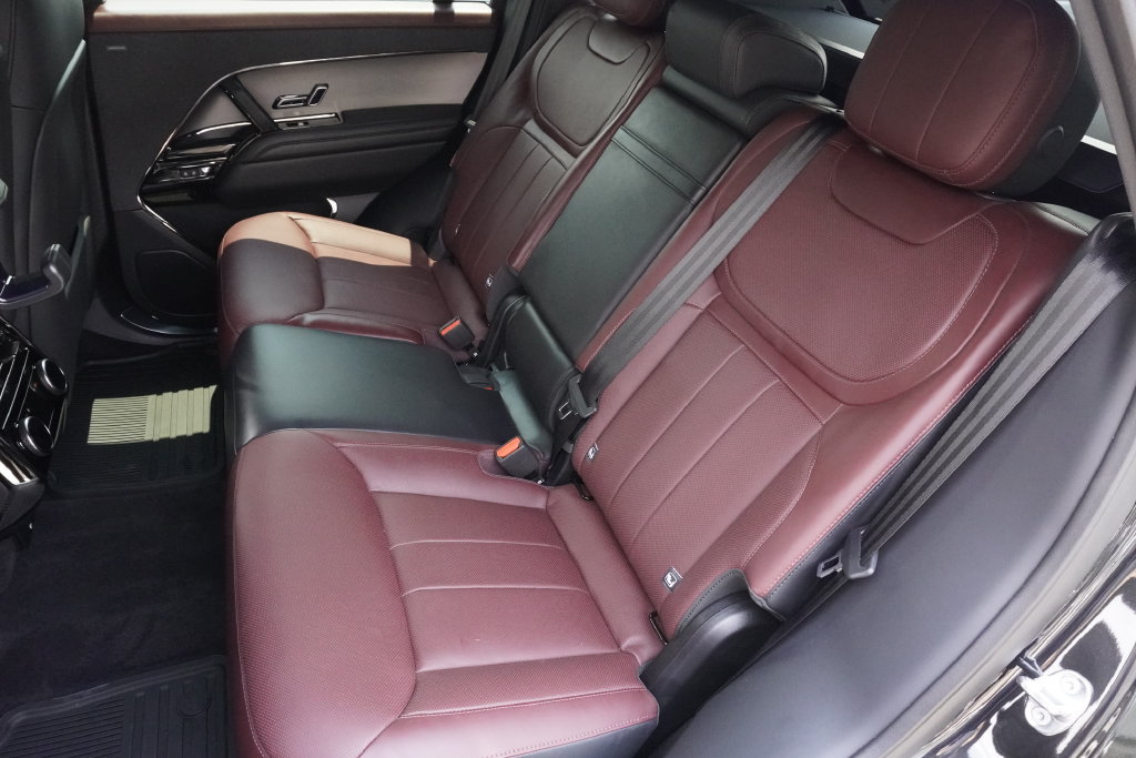 New 2026 Land Rover Range Rover Sport Dynamic SE AWD/4WD image 30