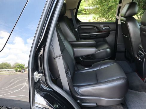 Used 2014 Cadillac Escalade Premium AWD/4WD image 23